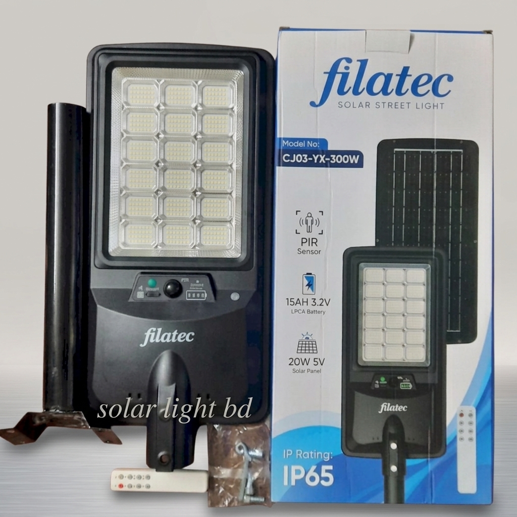 Filatec solar street light 200 watt Filatec Solar Street Light 300W - Image 1
